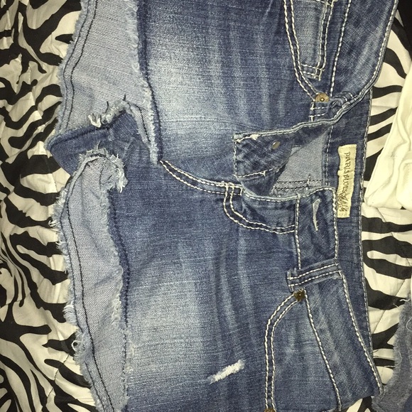 Shorts - Picture 4 of 5